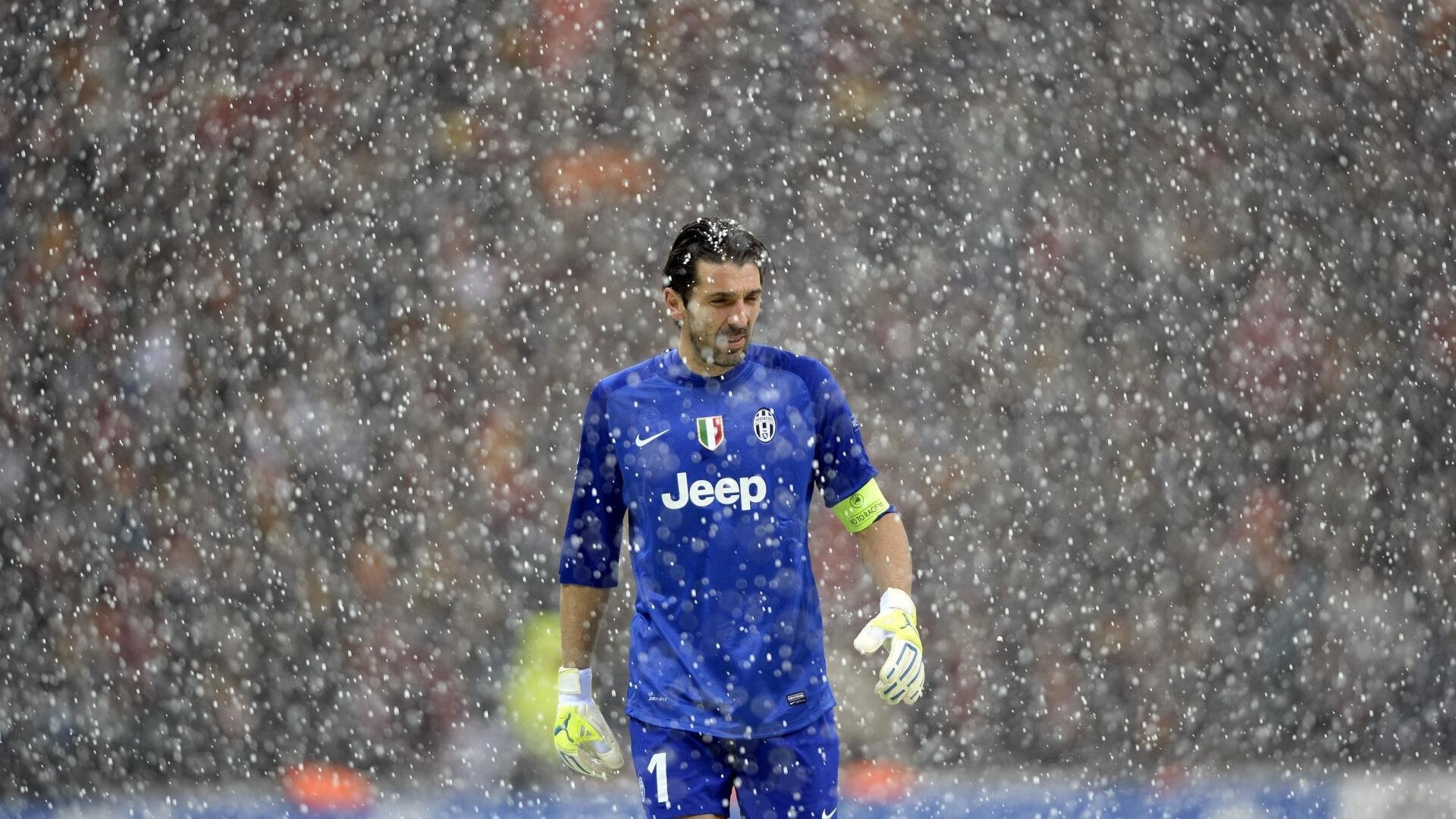 爱游戏官方-羽毛球高手激烈对抗赛场气氛紧张,羽毛球比赛心态怎么调整 第1张 爱游戏官方-羽毛球高手激烈对抗赛场气氛紧张,羽毛球比赛心态怎么调整 第1张